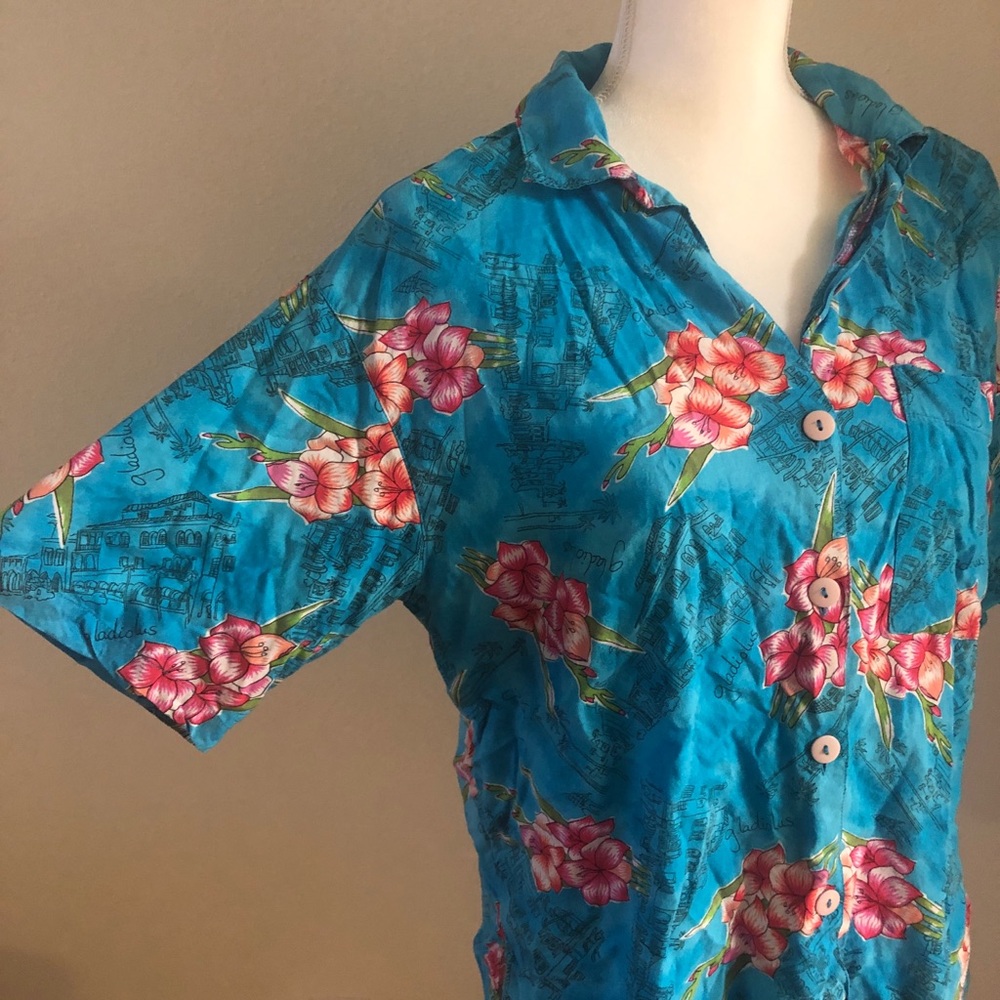 Shirt - Picture 2 of 4